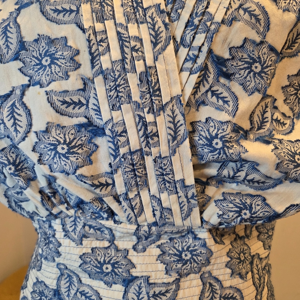 Anthropologie Blue and White Sleeveless Floral Blouse, Size S. - Picture 3 of 16